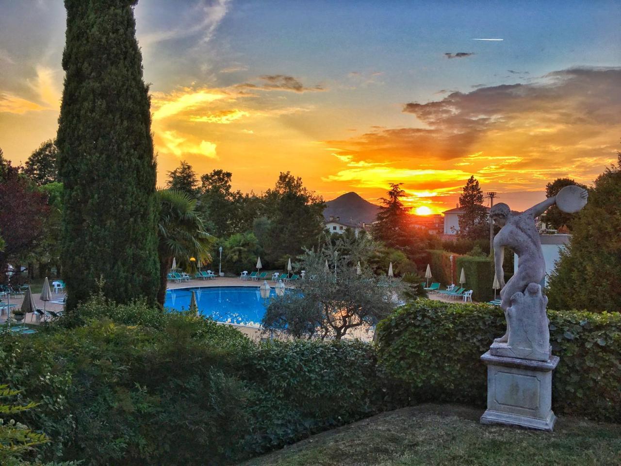 Hotel Des Bains Terme Montegrotto Terme Kültér fotó